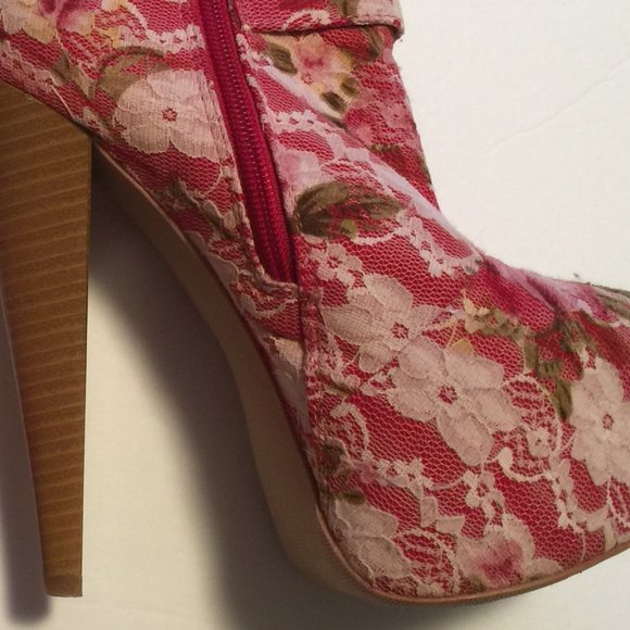 ADDI FLORAL BOOT - Picture 2 of 3